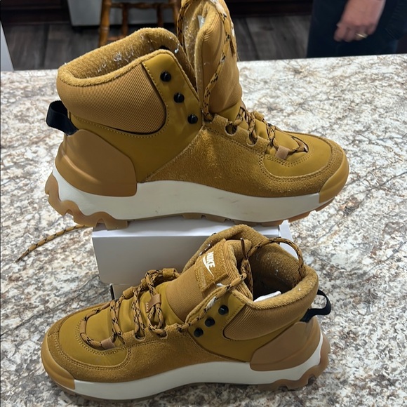 Nike Shoes - Women’s Nike City Classic Boots in Wheat Color Size 8.5 DQ5601-710